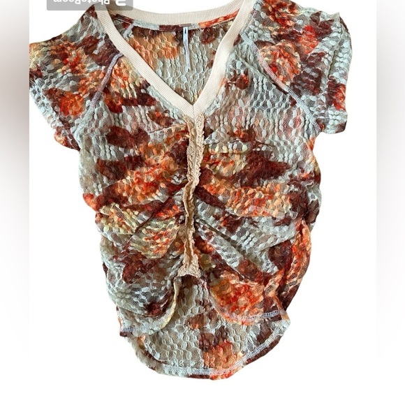 Free People Floral Lace Crop Top Ruched Button Front V-Neck Blouse - Picture 2 of 5